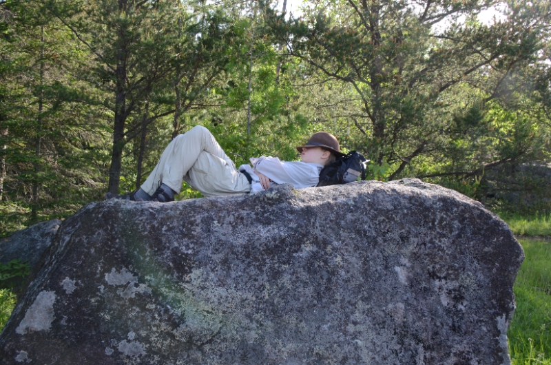 700_2725.jpg - Taking a break
