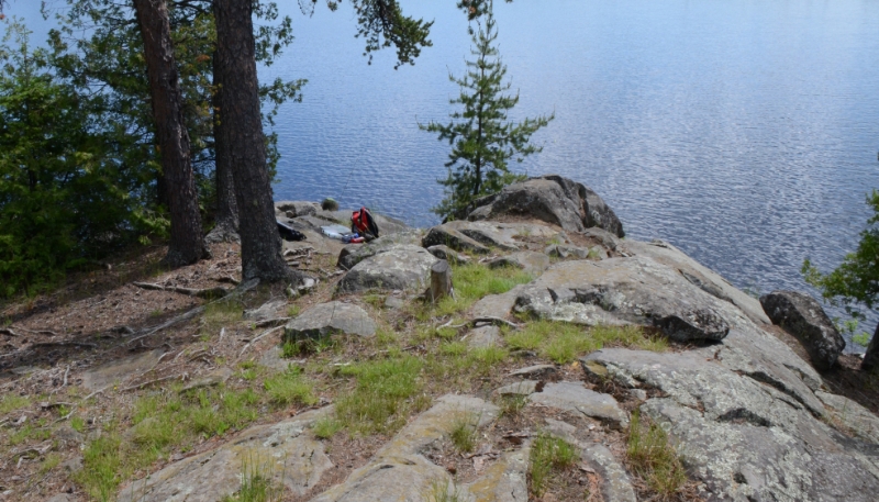 700_2772.jpg - Rocks and water