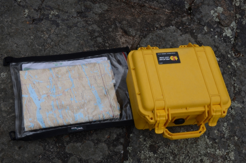 700_2876.jpg - Map and camera case