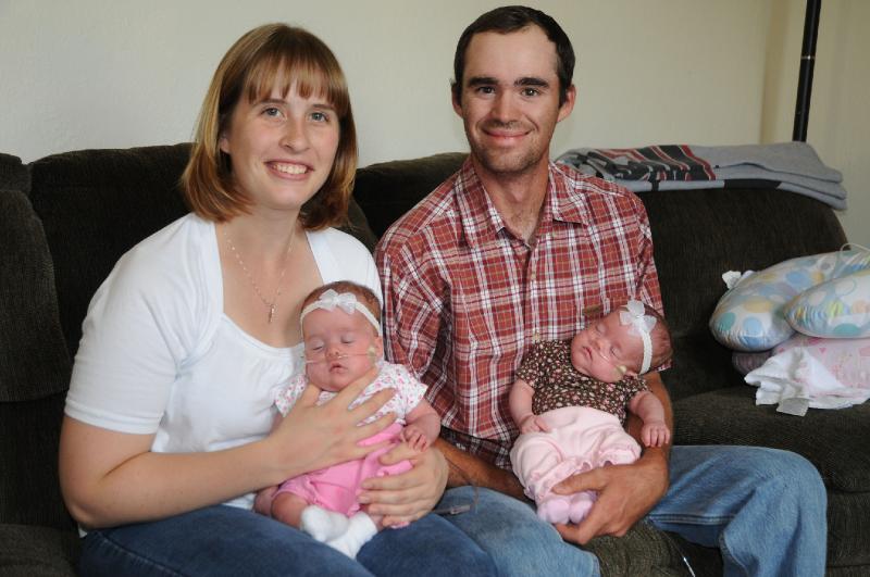 melissa_john_twins.jpg - Melissa, John and the girls