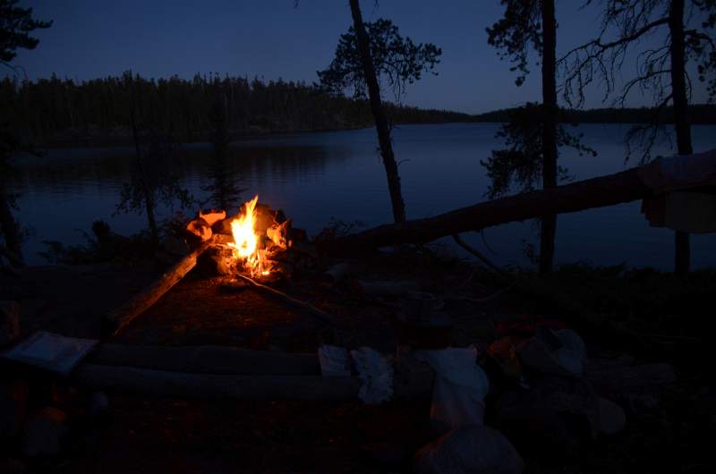 700_4807.jpg - Cool night, warm fire