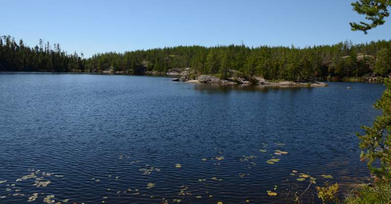 700_4981.jpg - A peak at South Aegeon Lake