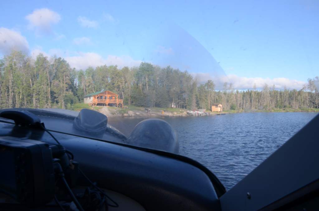 700_5127.jpg - Jackson's Lodge on Artery Lake