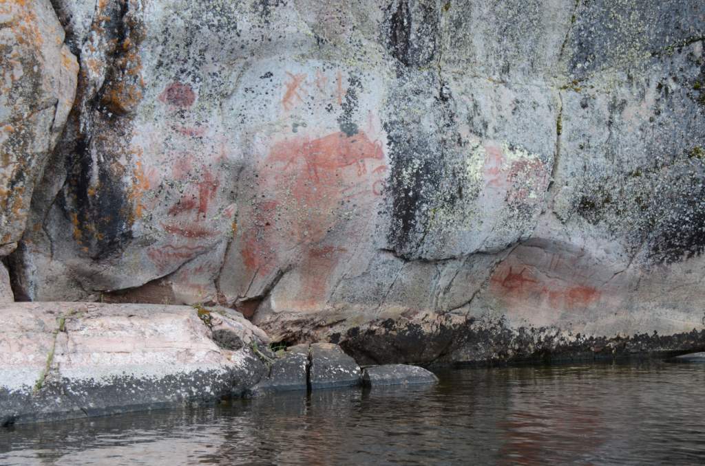 700_5165.jpg - Pictographs along the Bloodvein River