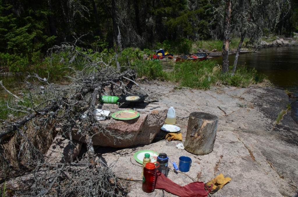 700_5253.jpg - shore lunch