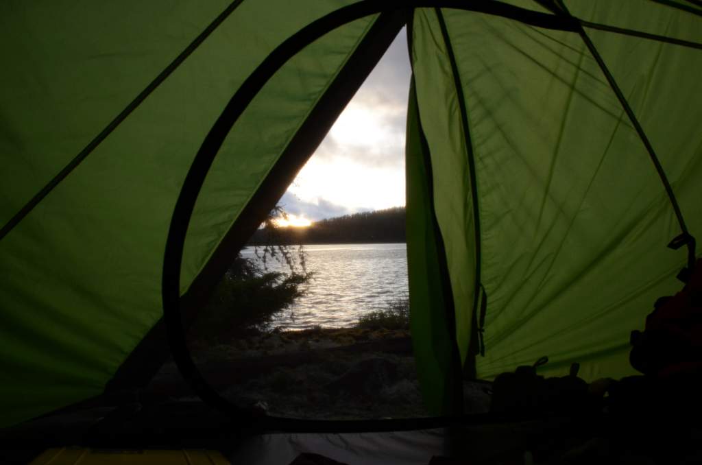 700_5326.jpg - Day 4 sunrise on Simeon Lake