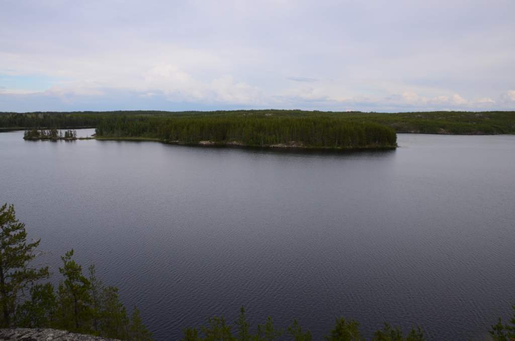 700_5520.jpg - The eye in Cyclops Lake