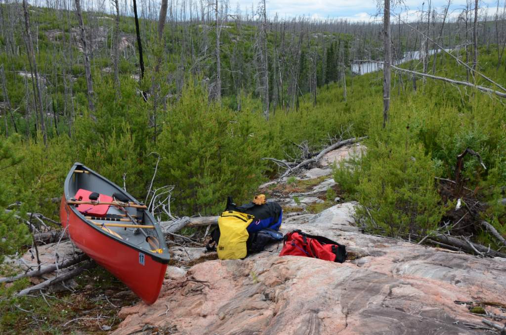 700_5533.jpg - Canoe out of water
