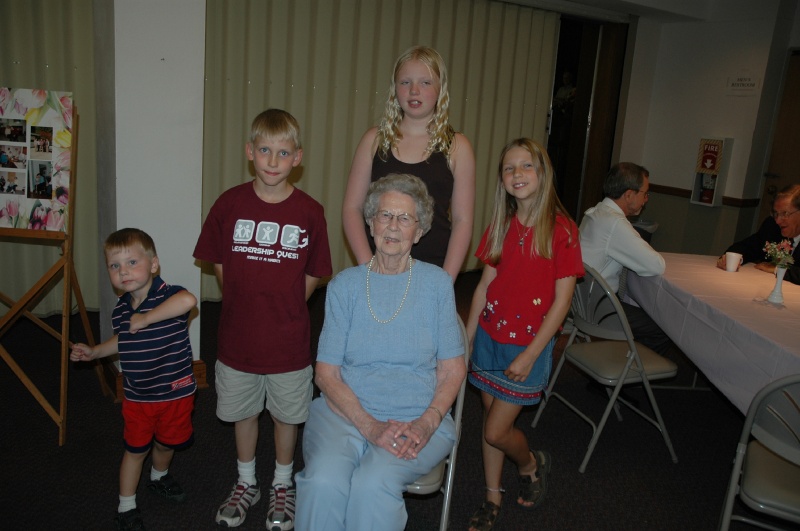 DSC_8626.JPG - Cora with Aaron, Isaac, Brianna & Megan