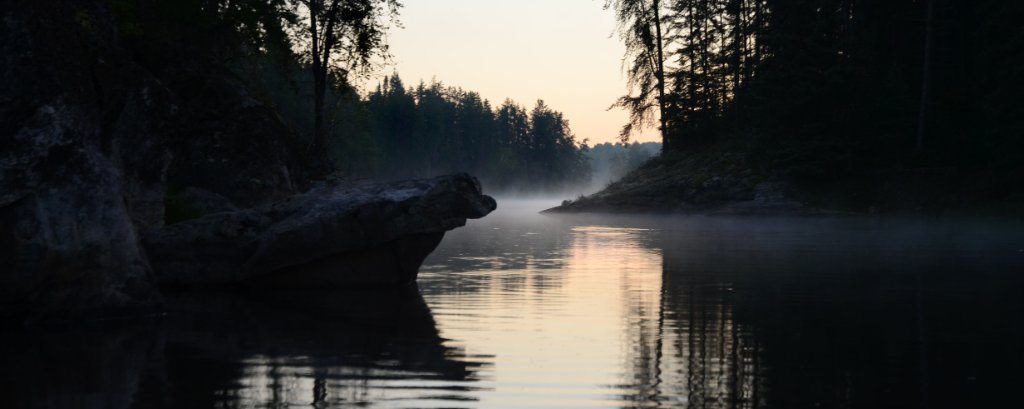 700_5880.jpg - I am sure this rock has a name