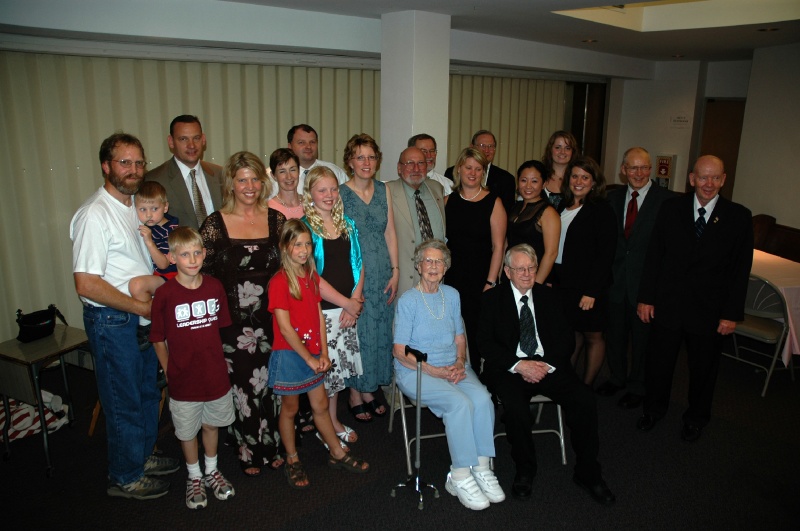 DSC_8594.JPG - Four generations - Elma's funeral